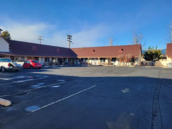 Townhouse Motel 5