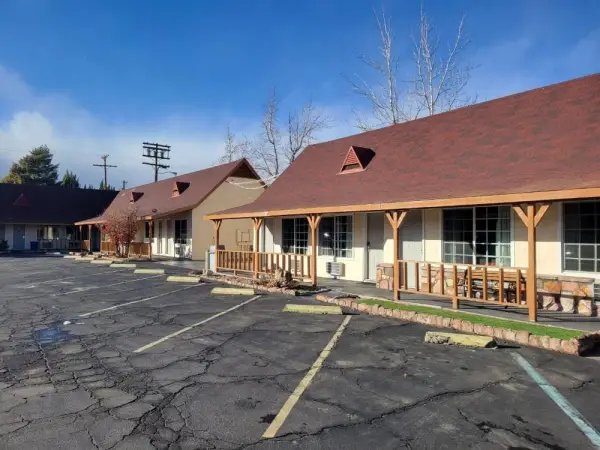 Townhouse Motel 6